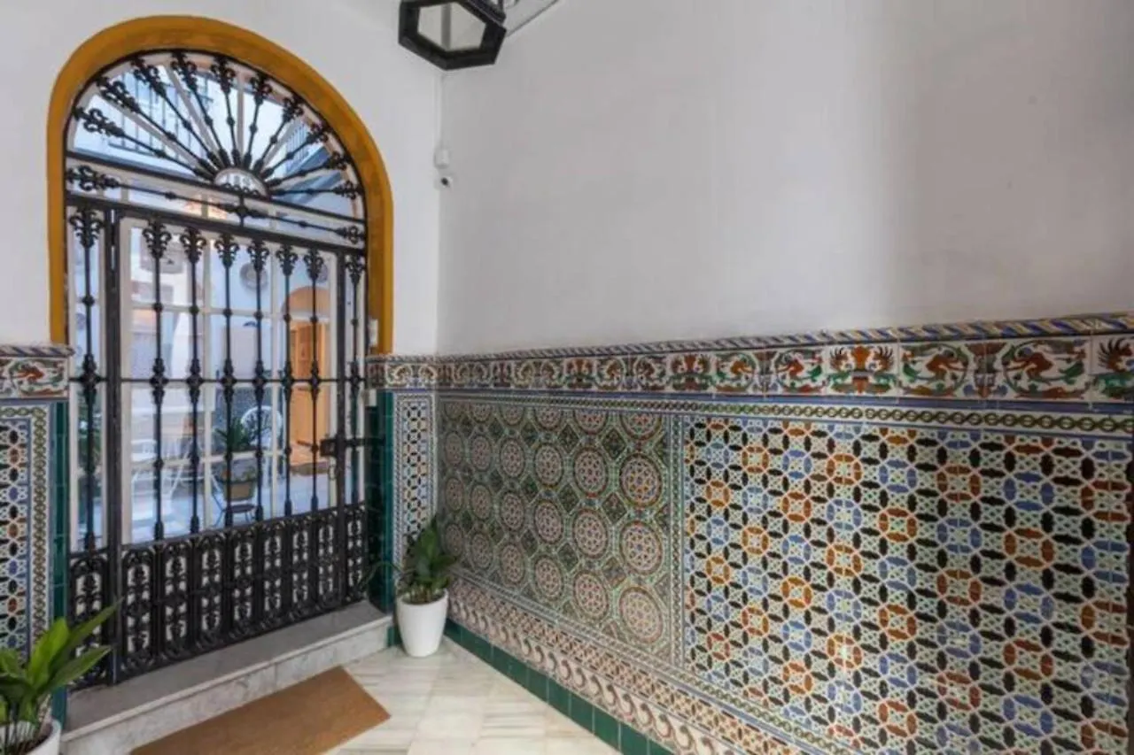 Home In Seville V33-B Apartment